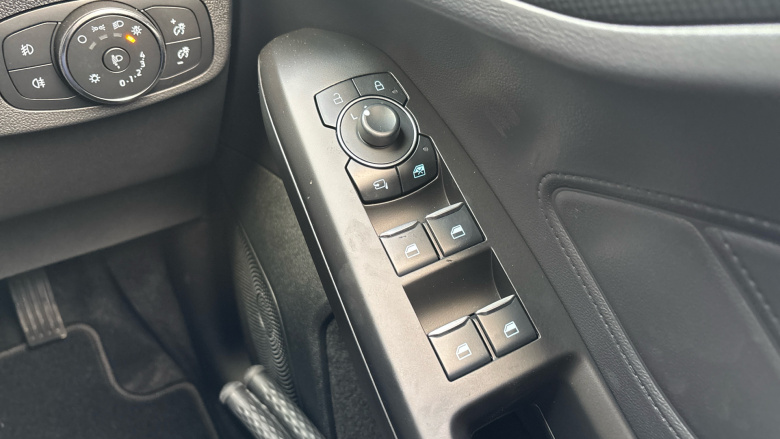 Ford Focus 1.0 EcoBoost Hybrid mHEV 155 ST-Line 5dr Auto Petrol Estate